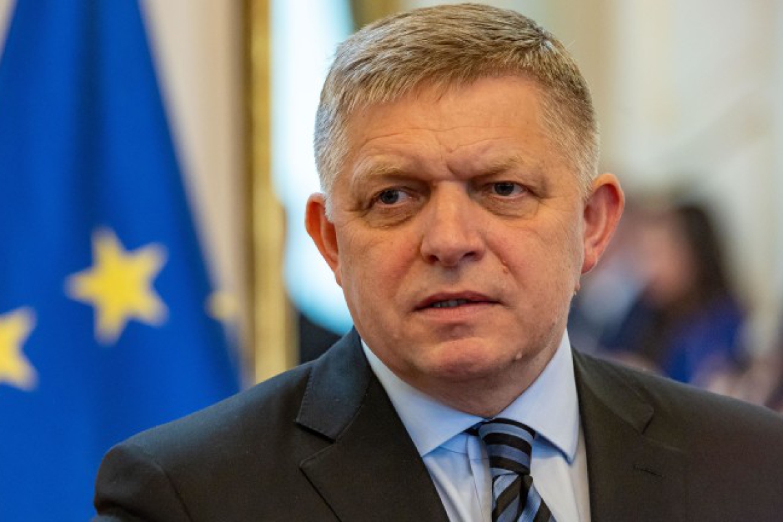 Фицо вижда нова желязна завеса в Европа